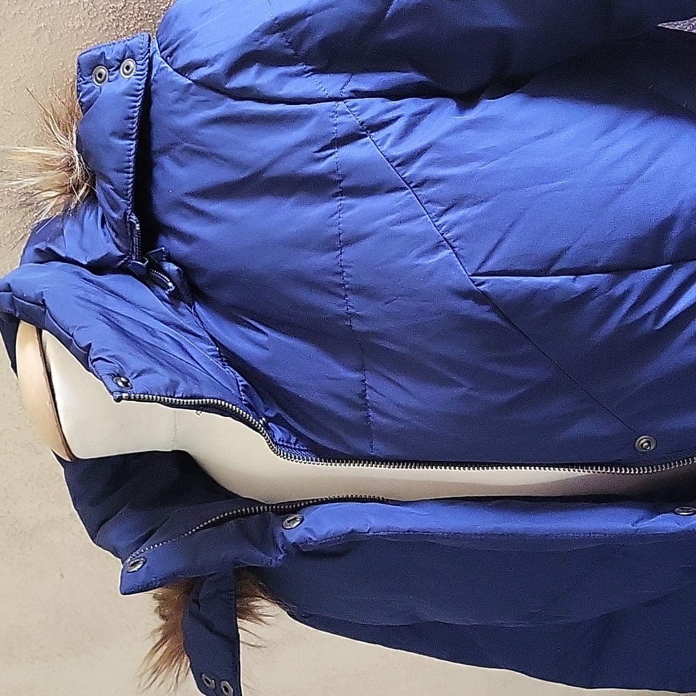 Woman puffy jacket